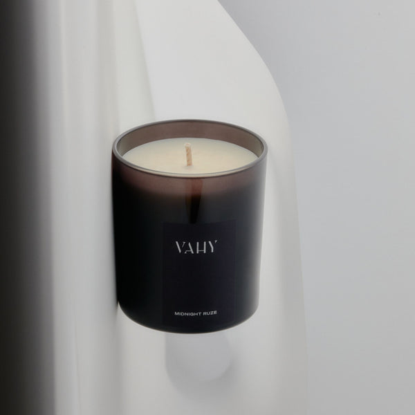 VAHY Midnight Ruze Candle. Size: 280g | 9.5 Fl Oz