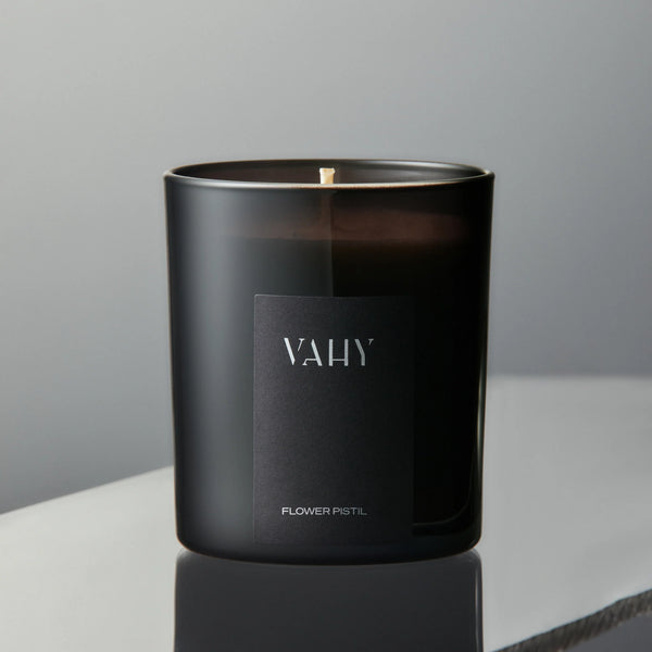 *NEW - VAHY Flower Pistil Candle. Size 280g I 9.5 Fl Oz.