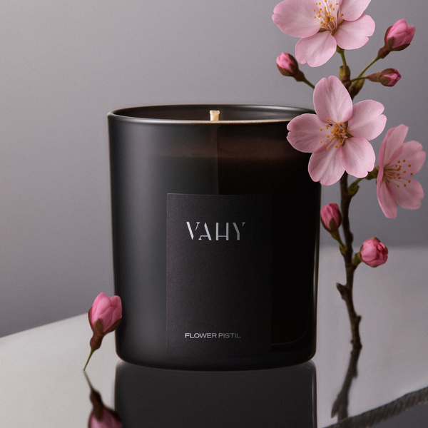 VAHY Flower Pistil Candle. Size 280g I 9.5 Fl Oz.